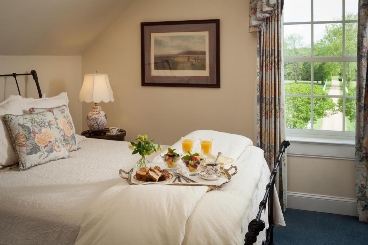 Inn at Warner Hall Gloucester Exteriör bild