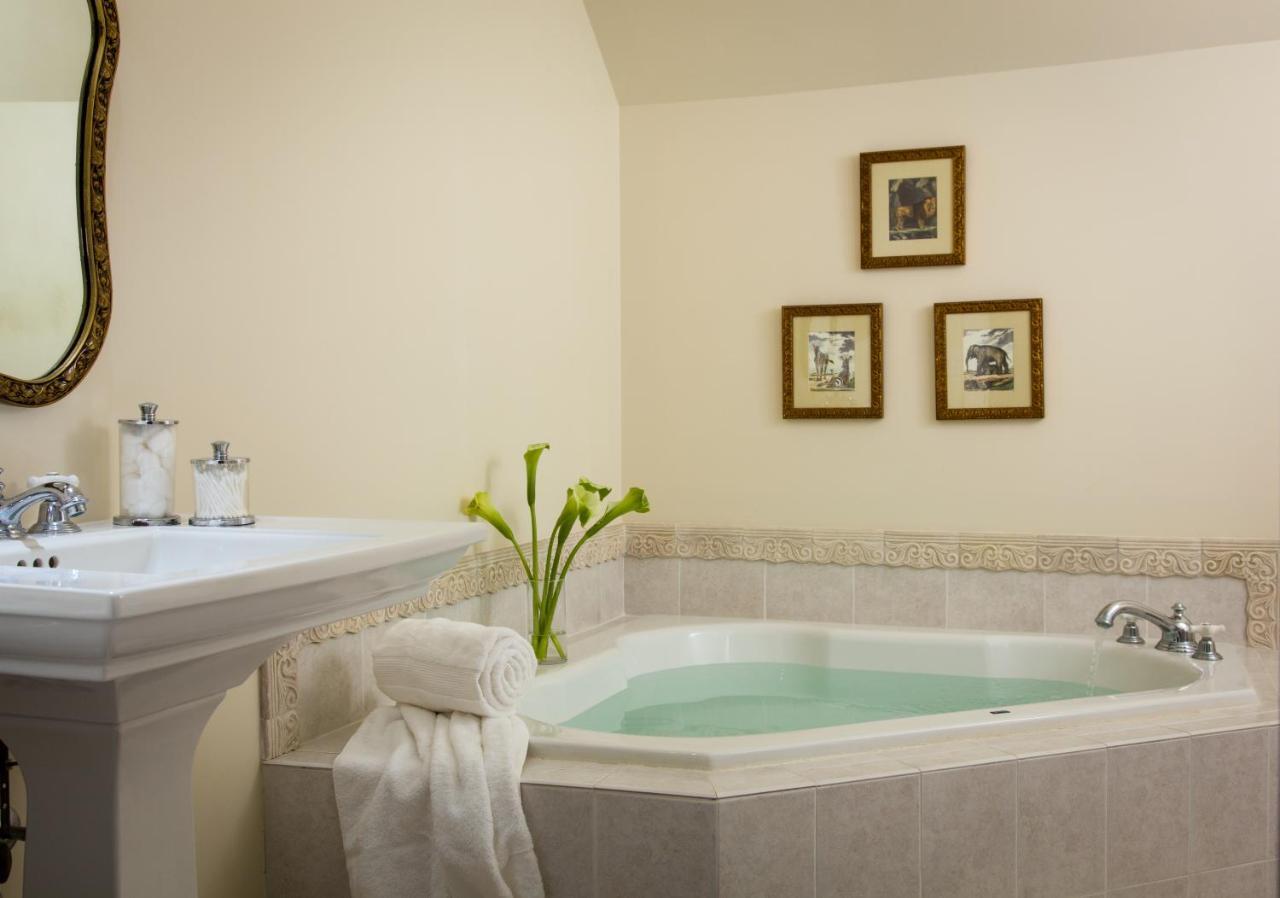Inn at Warner Hall Gloucester Rum bild